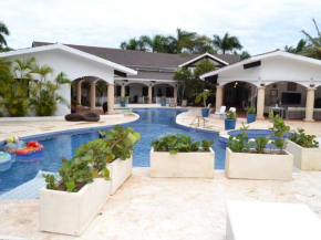 Laguna Luxury Villa